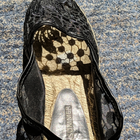 Black see thru lace espadrilles. Size 8 - Picture 4 of 5